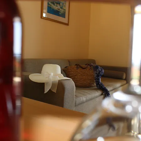 Oneira Villa *